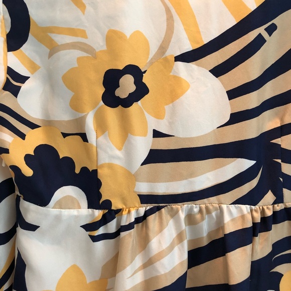 Lilly Pulitzer 100% Silk Tunic Dress - Size 0 - Picture 4 of 8